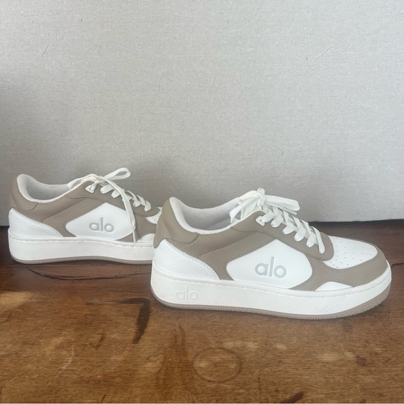 ALO Recovery Mode White and Tan Sneakers-size women's 8/men's 6.5 - Picture 7 of 12